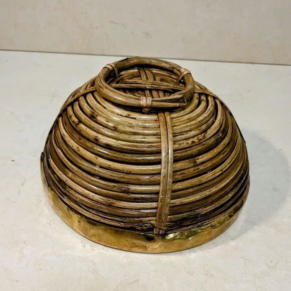 Rattan Brass 1960 MCM fruit decor bowl - Picture 3 of 4